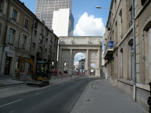  travaux aux abords de la Porte Stanislas